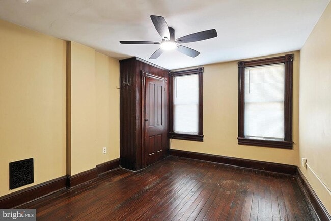 Building Photo - 113 Grand Ave