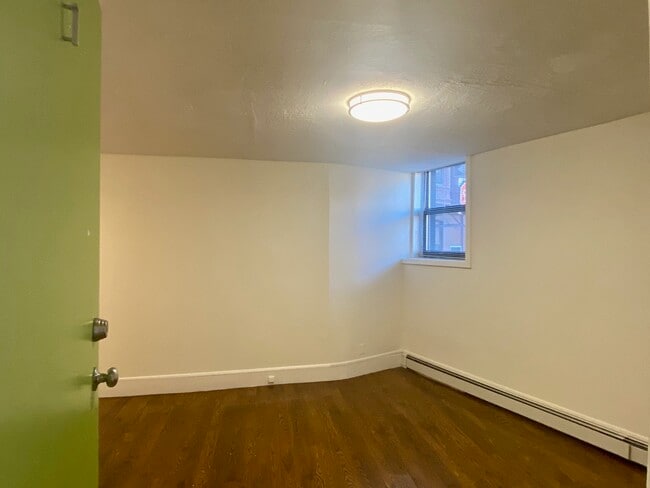 Building Photo - 5 N Margin St