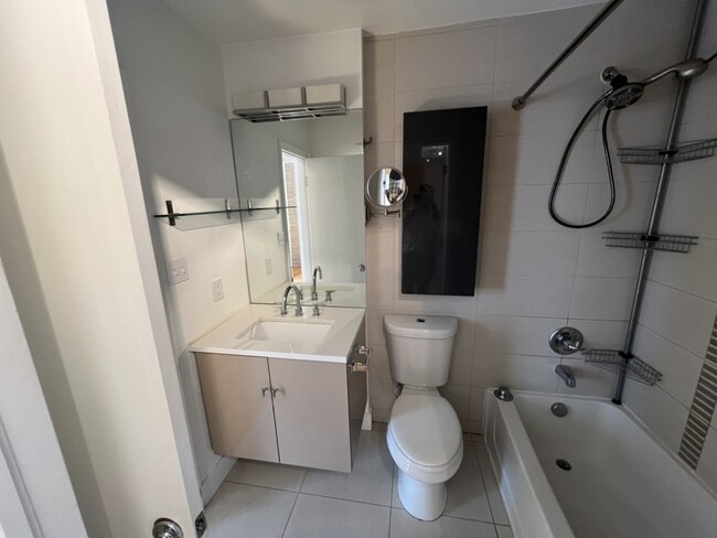 Primary Full Bathroom - 1588 Vrain St