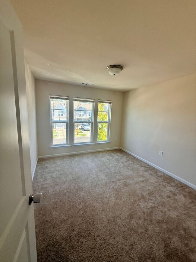 Building Photo - 1017 Sycaten St