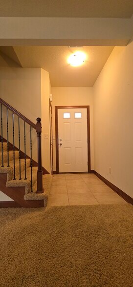 Building Photo - 821 SE Crossings Ln