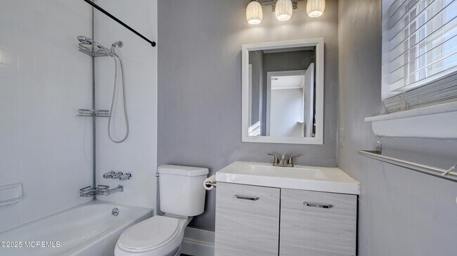 Building Photo - 60 County Rd