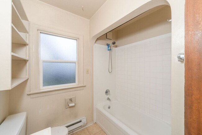 Building Photo - Baran (2018 11th St.)