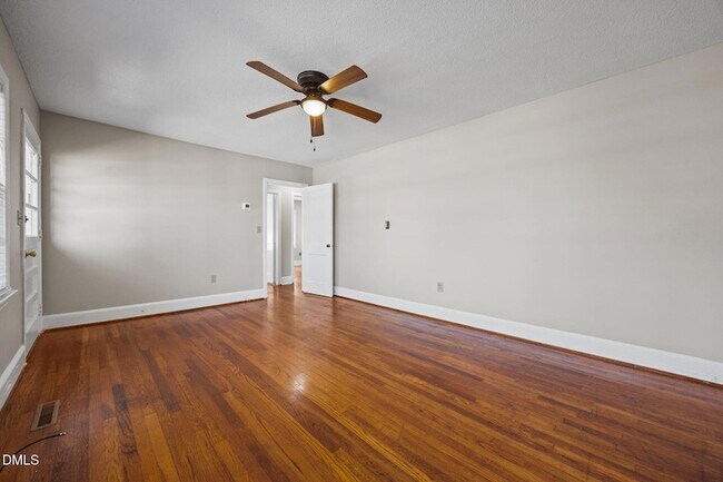 Building Photo - 1208 S 9th St