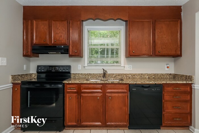 Building Photo - 2700 Teak Ct
