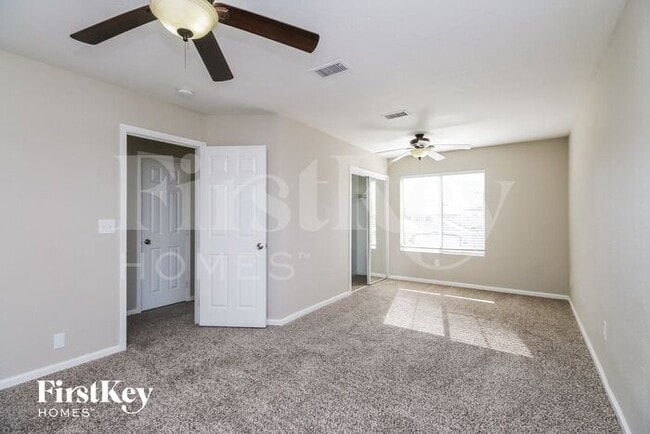 Building Photo - 848 E Morelos St
