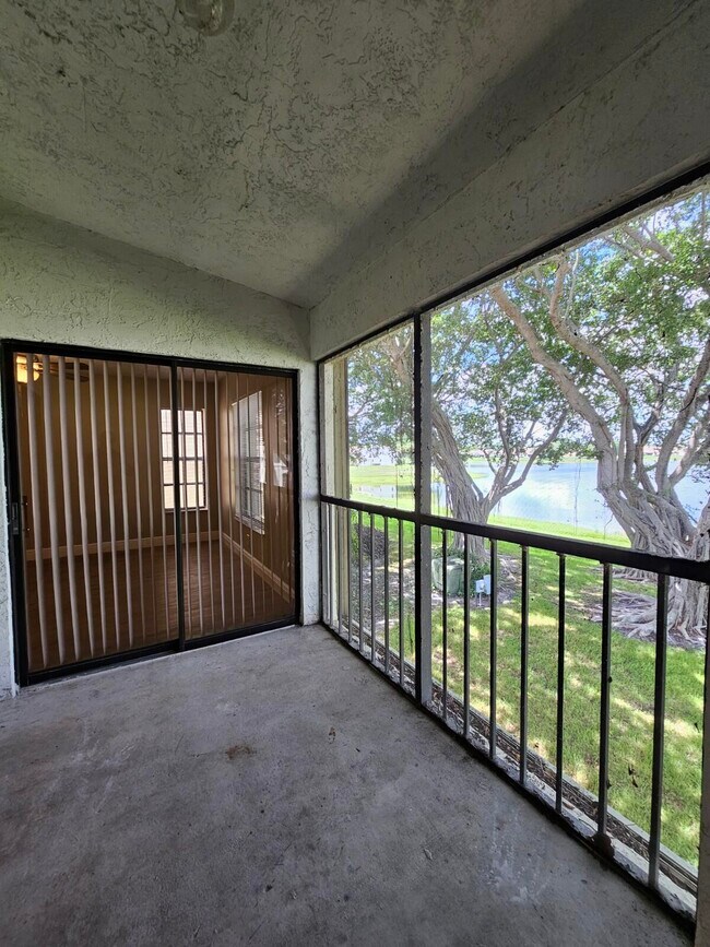 Building Photo - 2950 Olivewood Terrace