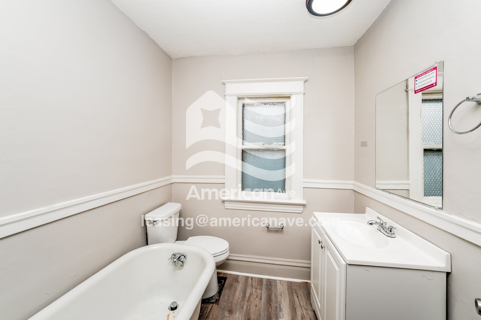 Building Photo - 40 Lux St