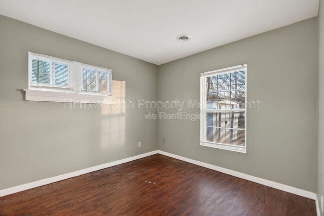 Building Photo - 1218 Maple Ave