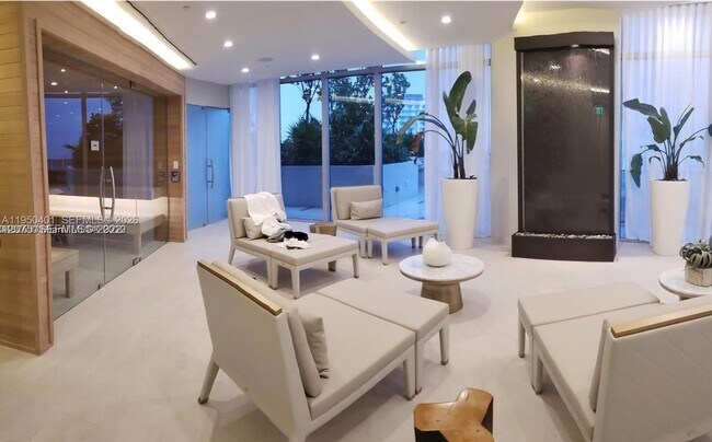 Building Photo - 488 NE 18th St