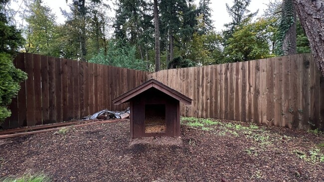 Building Photo - Charming 3-Bed, 2-Bath Retreat!