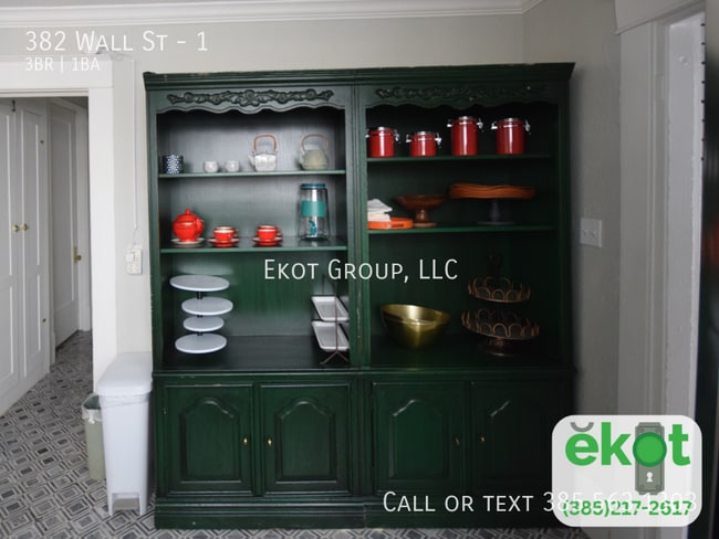 Building Photo - 382 Wall St