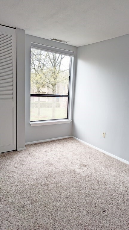 Building Photo - 60 Shrewsbury Green Dr