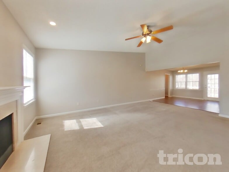 Building Photo - 449 Justins Crossing