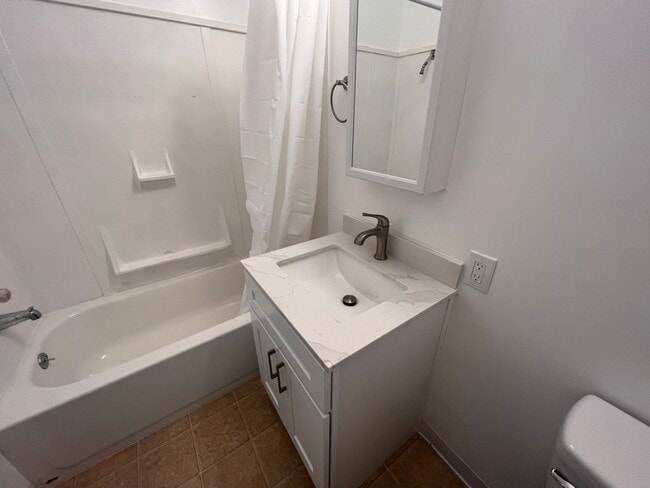 Building Photo - FOUR BEDROOM THREE BATH PLUS OFFICE UPDATE...