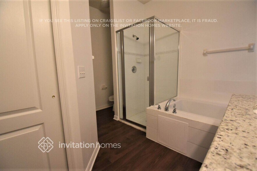 Building Photo - 4926 Buttonwood Dr