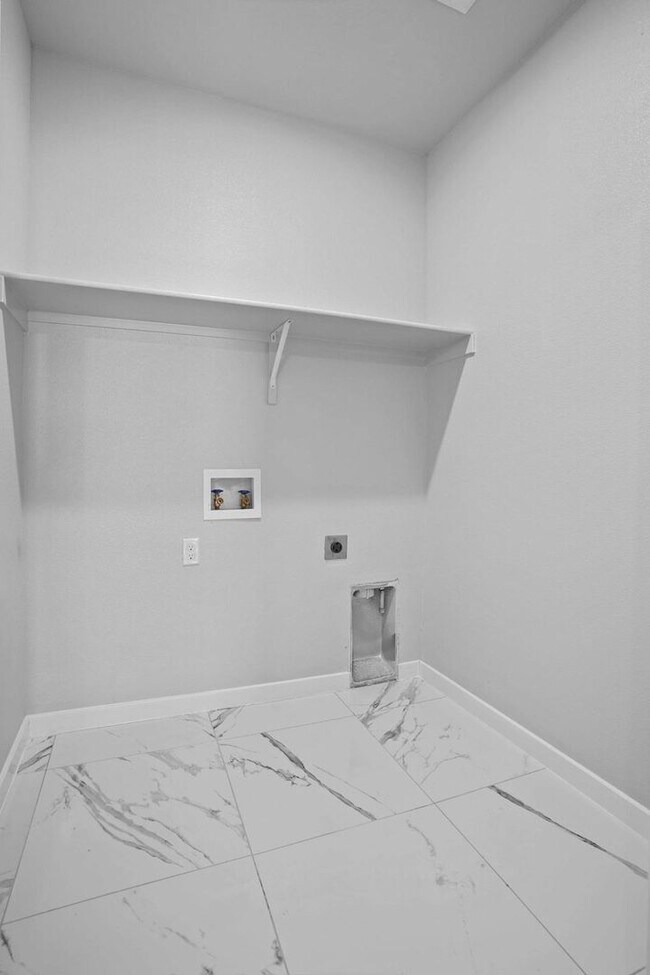 Building Photo - 11498 Summer Dr