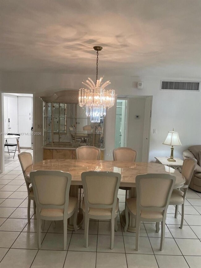 Building Photo - 5005 Collins Ave