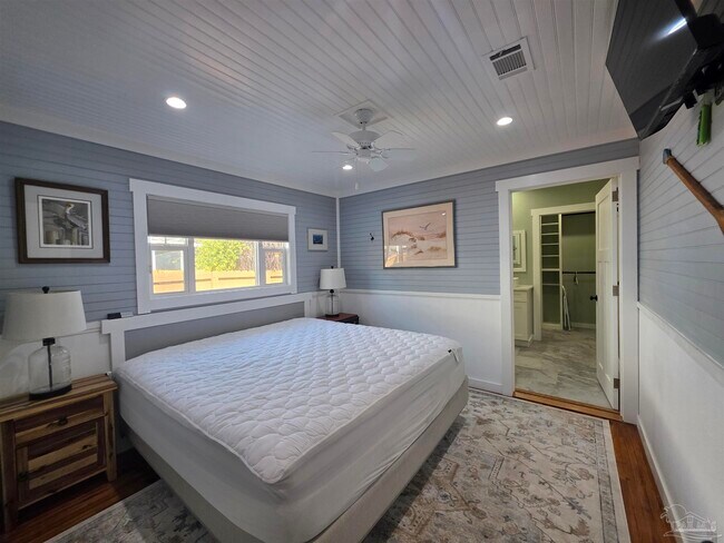 Building Photo - 430 S 1st St