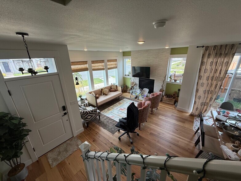 Building Photo - 3844 SE 83rd Ave