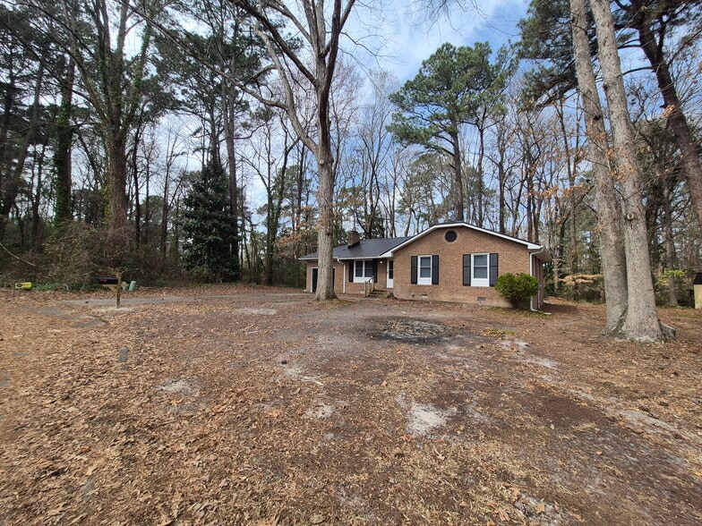 Building Photo - 2409 Amy Cir