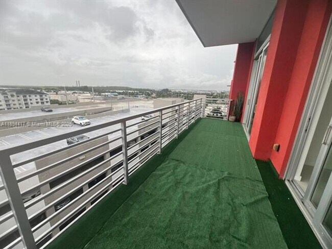 Building Photo - 7661 NW 107th Ave