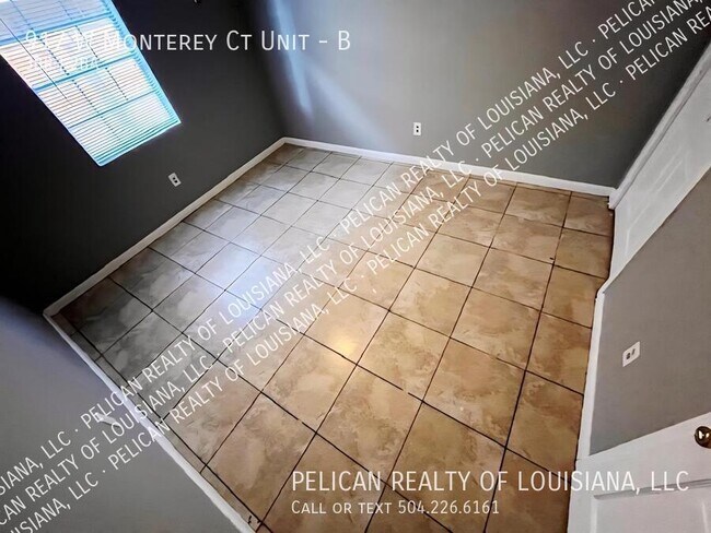 Building Photo - 917 Monterey Ct S