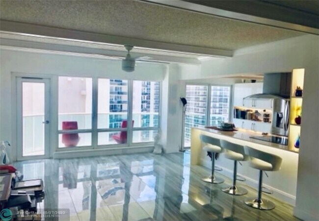 Building Photo - 3400 Galt Ocean Dr