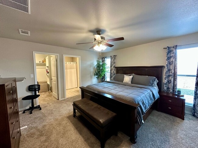 Building Photo - Furnished Rental - Minimum of 30 day stay