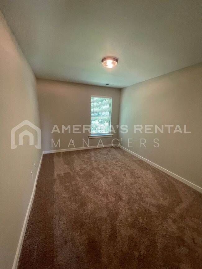 Building Photo - 321 Shiloh Creek Dr