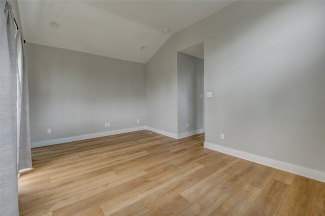 Building Photo - 4220 McKinley St