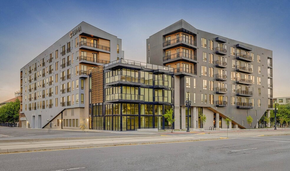 Primary Photo - Luma