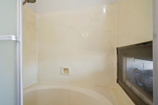 Building Photo - SD: Stunning 3BD/2.5BA Townhome in Imperial Beach with Ocean Views, Rooftop Patio & In-Unit Laundry