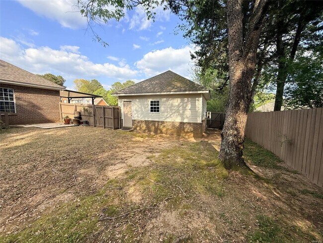 Building Photo - 601 Prairie View Dr