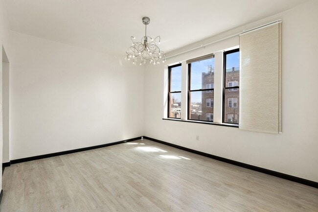Building Photo - 6601 Broadway