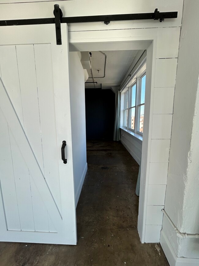 Building Photo - 426 Marietta St NW