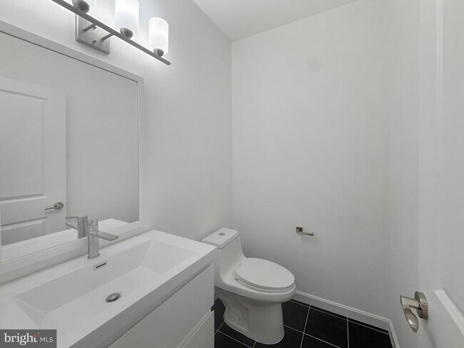 Building Photo - 2322 Shannon Pl SE