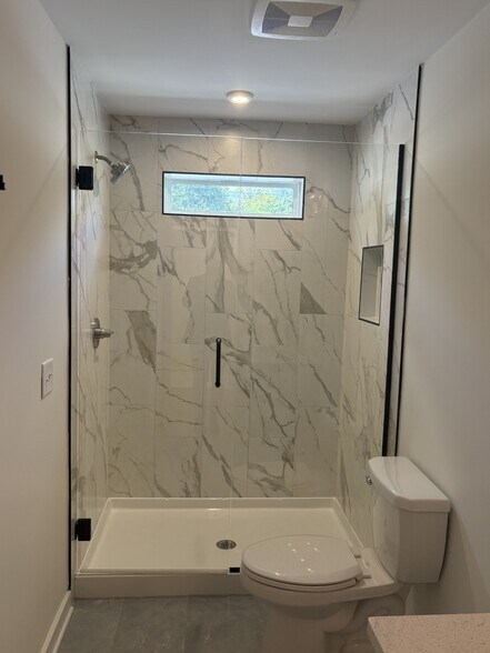 Building Photo - 628 Wallace Ct