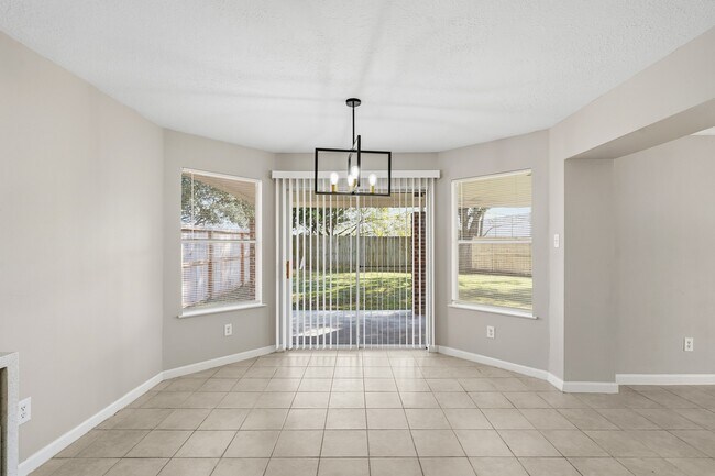 Building Photo - 21619 Knightsbrook Ln