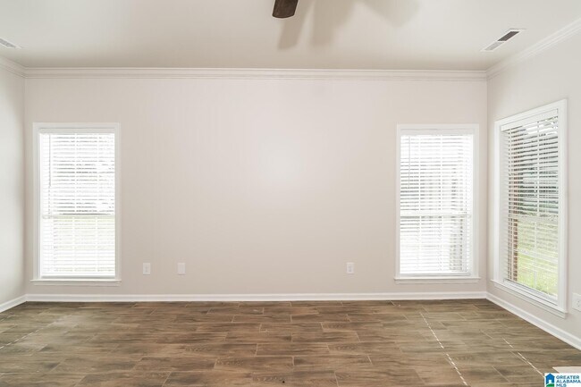 Building Photo - 291 Springdale Dr