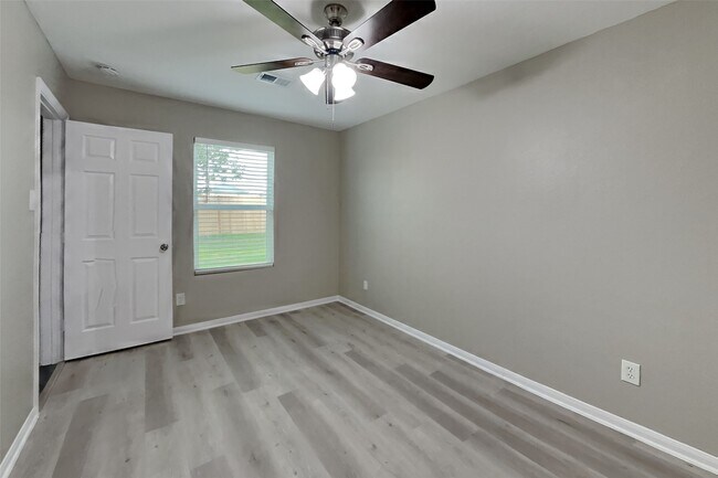 Building Photo - 16778 N Thrasher Dr