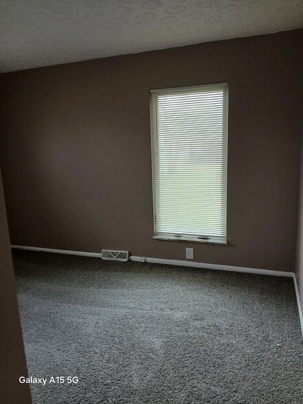 Building Photo - 4048 E Livingston Ave