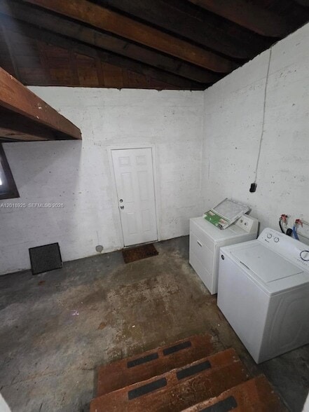 Building Photo - 1611 Coral Gate Dr