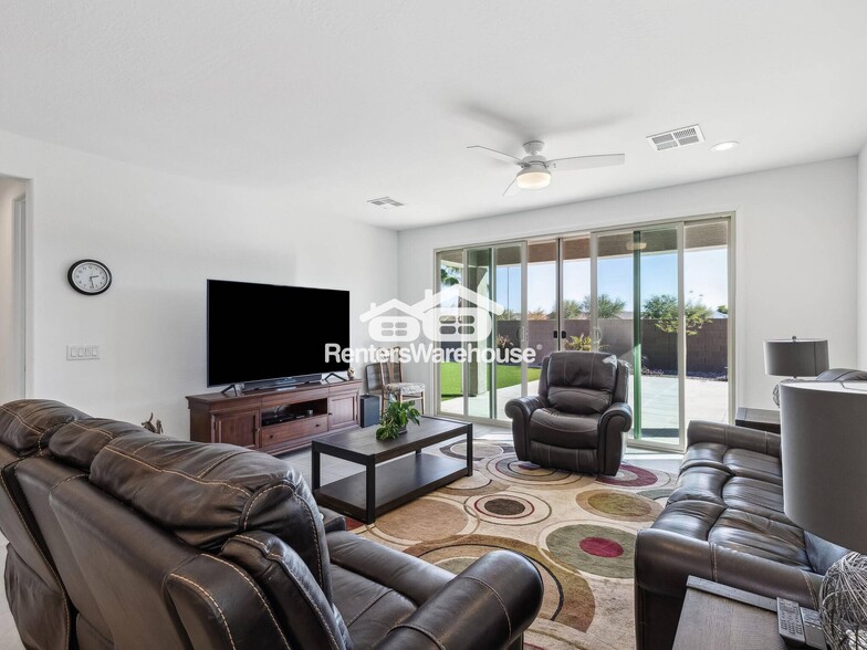 Building Photo - 1241 E Gabrilla Dr