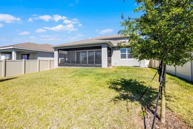 Building Photo - Luxury Living for Lease – 5BR Home with Of...