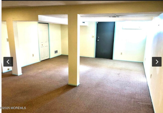 Building Photo - 34 Hendrickson Pl