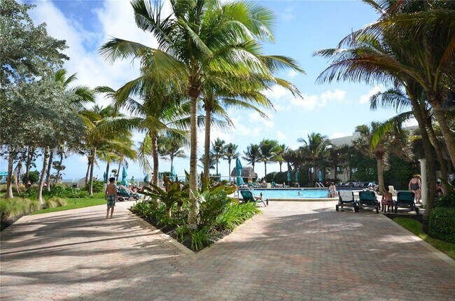 Building Photo - 3801 S Ocean Dr