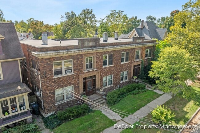 Building Photo - 301 W Dutton St