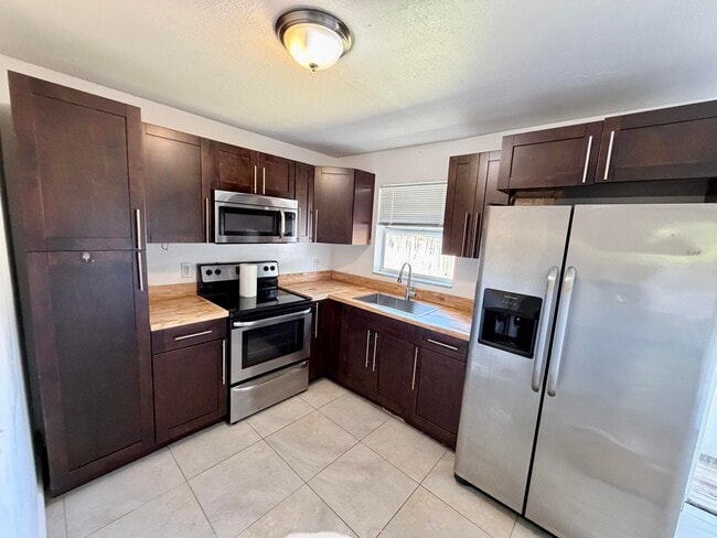 Building Photo - 1990 SW 9th St