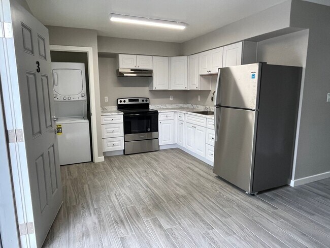 Building Photo - 2912 E Roeser Rd